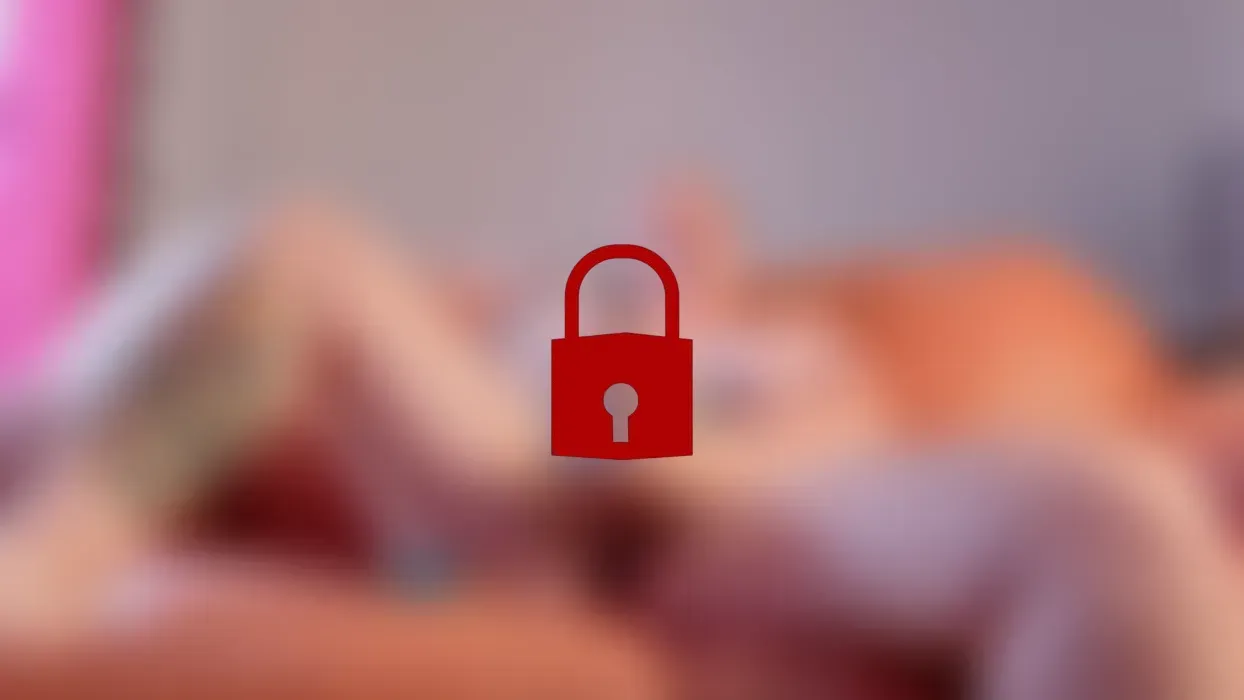 Orgasmen beim Spielen mit Dildo und Vibrator