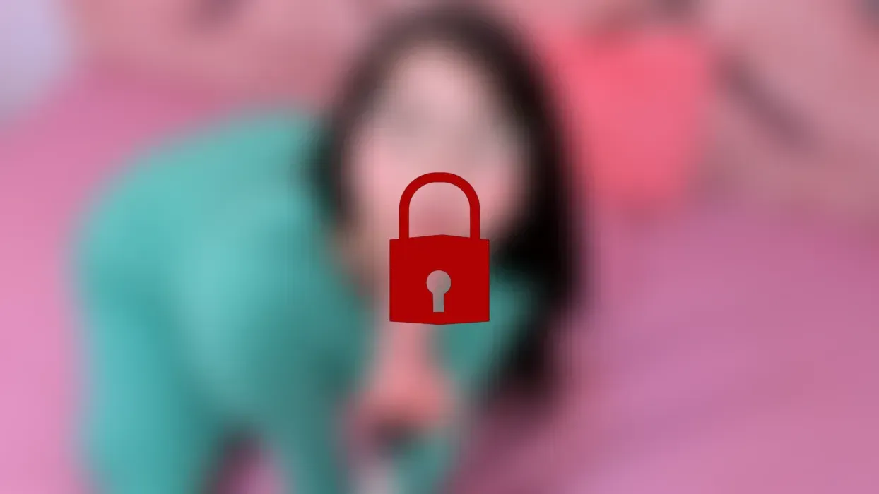 Fuck my throat until your cum explodes all over my face💦