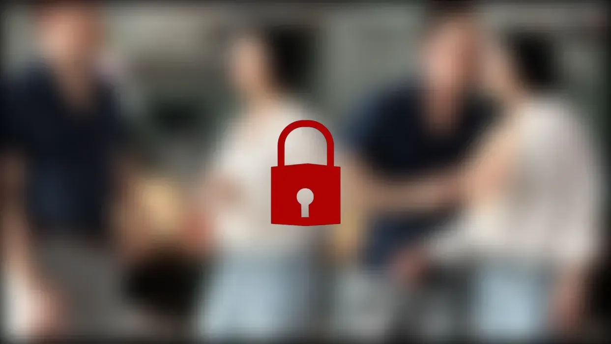 Während seine Frau Champagner holt... wichse ich ihn am Küchentresen ab