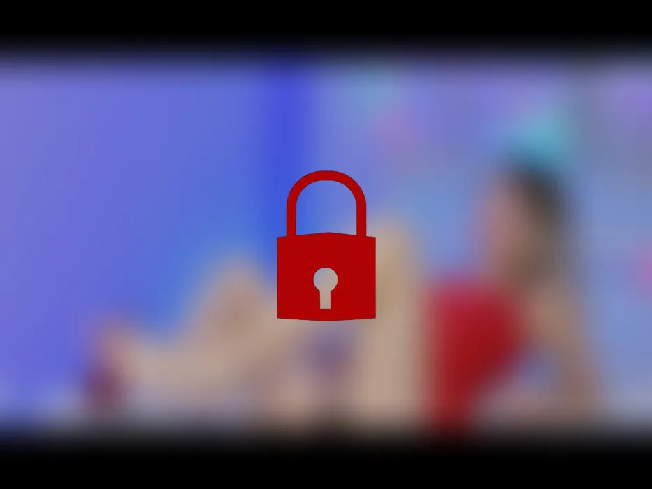 Fussjob im roten Kleid