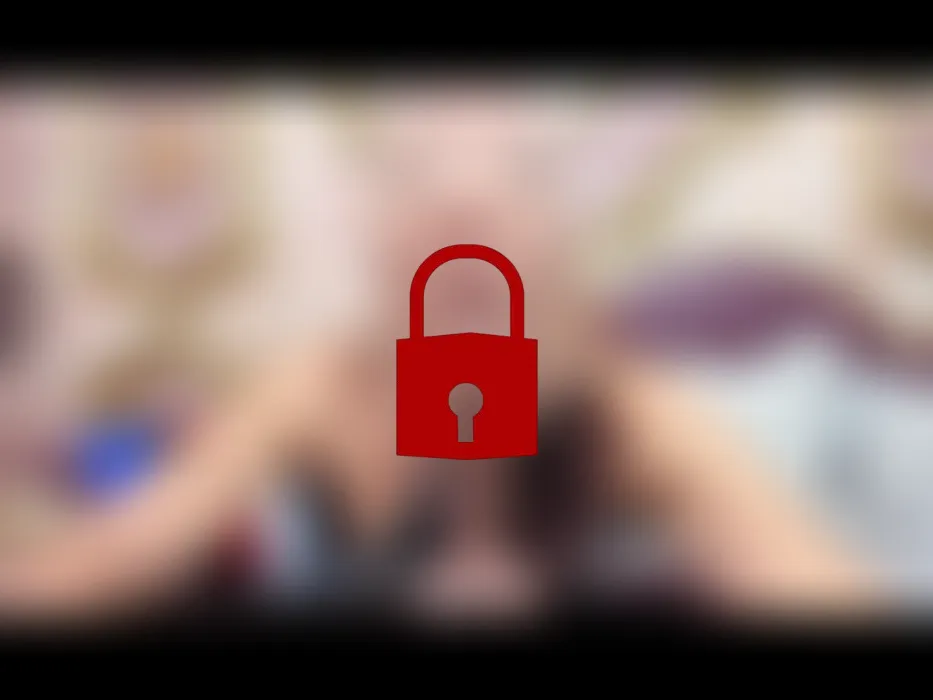 Ich lutsche deinen Schwanz mit meiner Nylonmaske