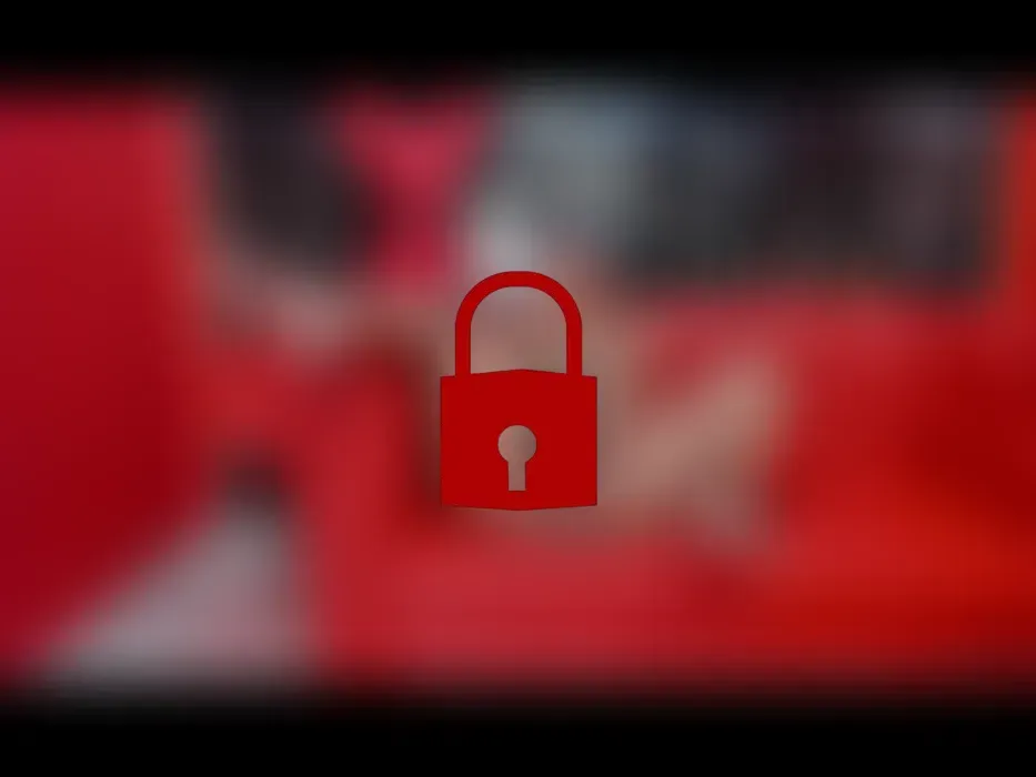 Look at my legs dripping and listen to me because I'm going to ipnotize you