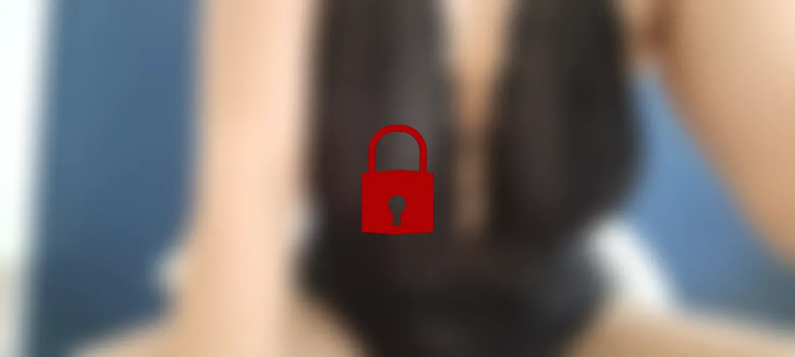Eine heiße Vagina braucht etwas Abkühlung mit Eis.