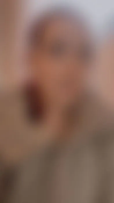 Ich bin jetzt online! Du lässt mich aber nicht warten so wie meine Freundin heute oder?