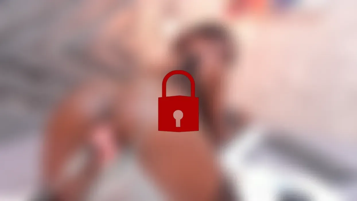 Enjoy my black ass on all fours!! 