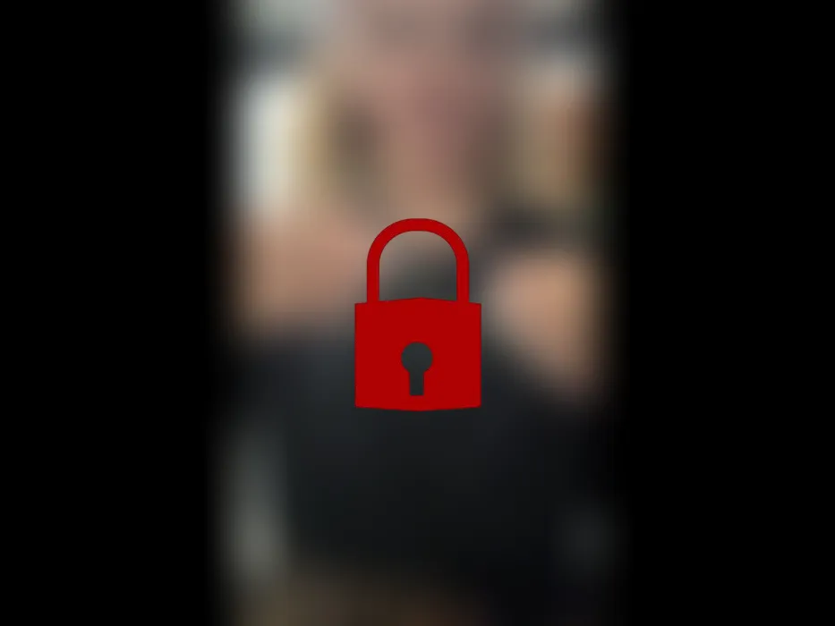 Ich habe im Badezimmer mit meiner Klitoris gespielt und einen sehr heißen Squirt gemacht und auch schmutzig geredet!
