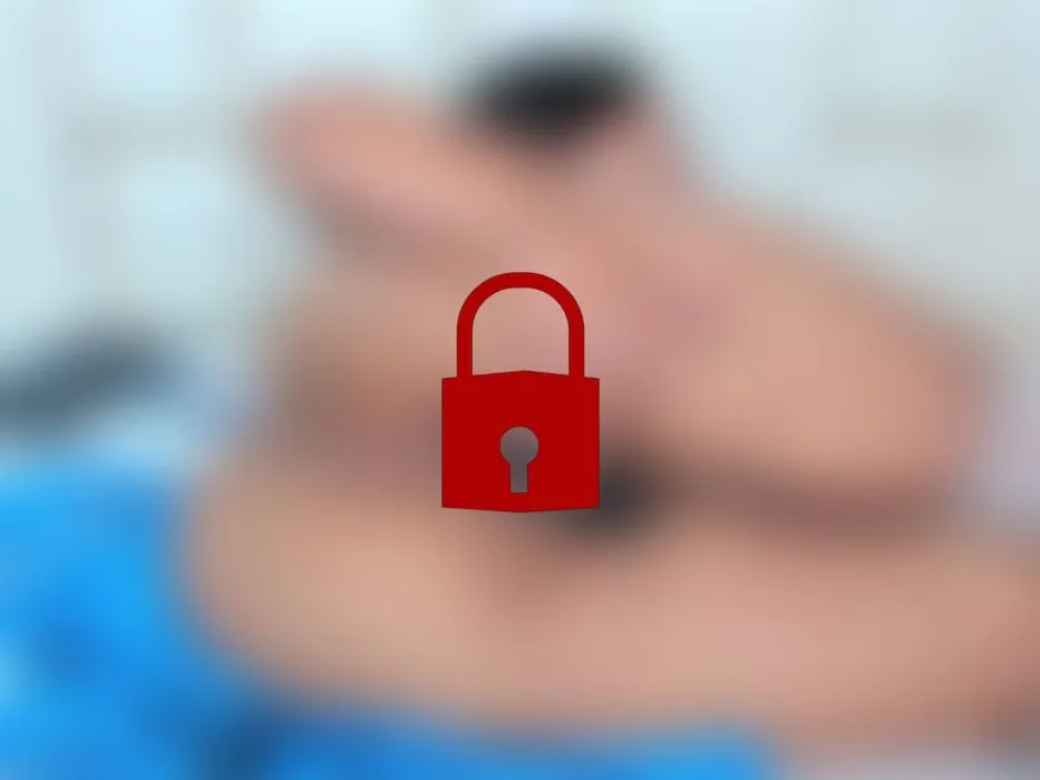 Deine Vibrationen lassen meine Muschi explodieren