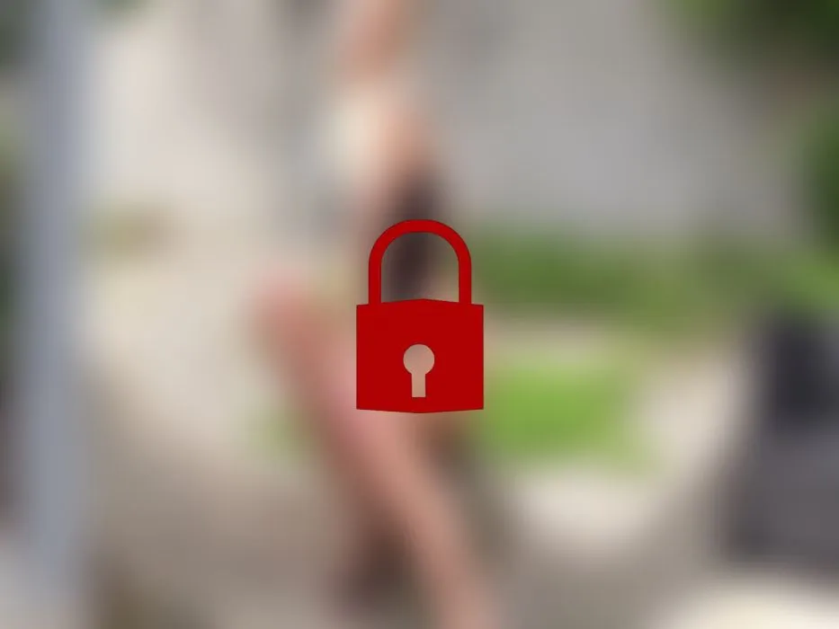 Naturgeile Blondine bekommt ihren Fickarsch aufgebohrt!