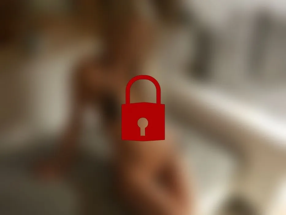 Frisch rasiert und nasse Pussy für unser Fickdate!