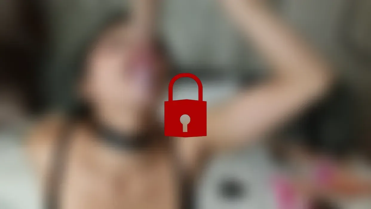 Schwarzer Latex-Deepthroat 2