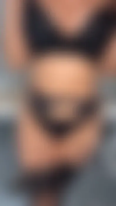 Na was sagst du ? Soll ich das hier ausziehen ?