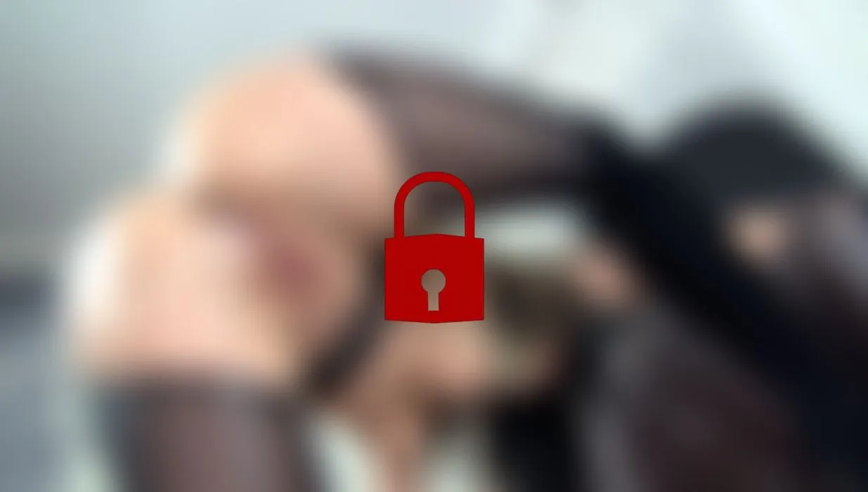FICK MEINE LÖCHER UNS SPRITZ DEINE SPERMA GANZ TIEF HINEIN! 
