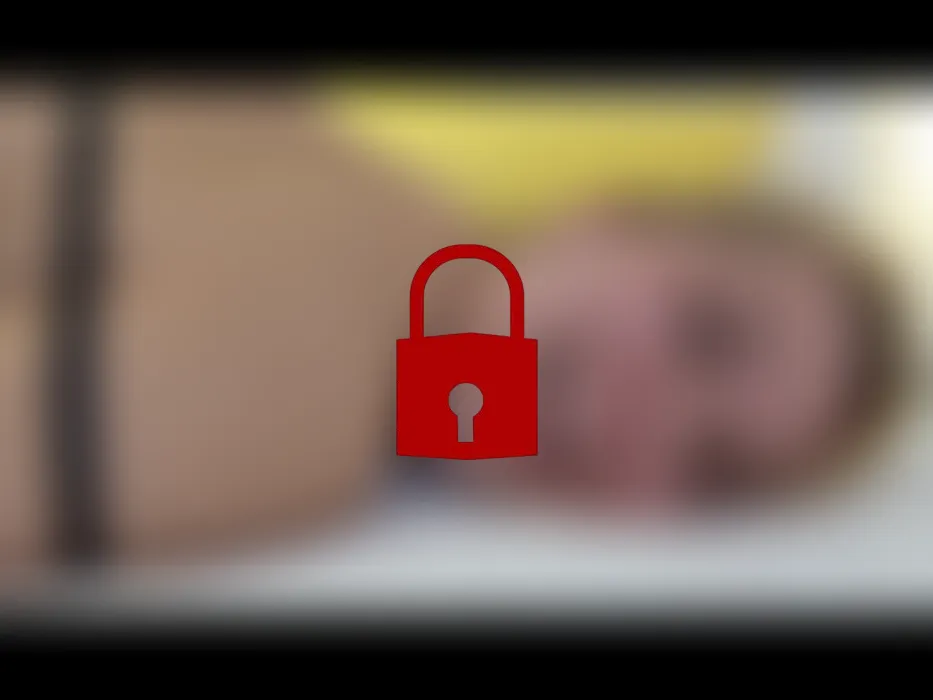 Nylonschlampe durchgefickt und mit Sperma abgefüllt!