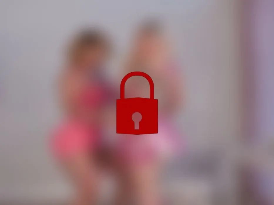 Micaela Schäfer und Arielle Rippegather - Romantic Moments 2