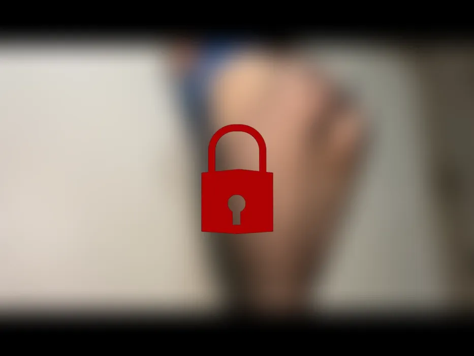 Wie findest du meine Strumpfhose?