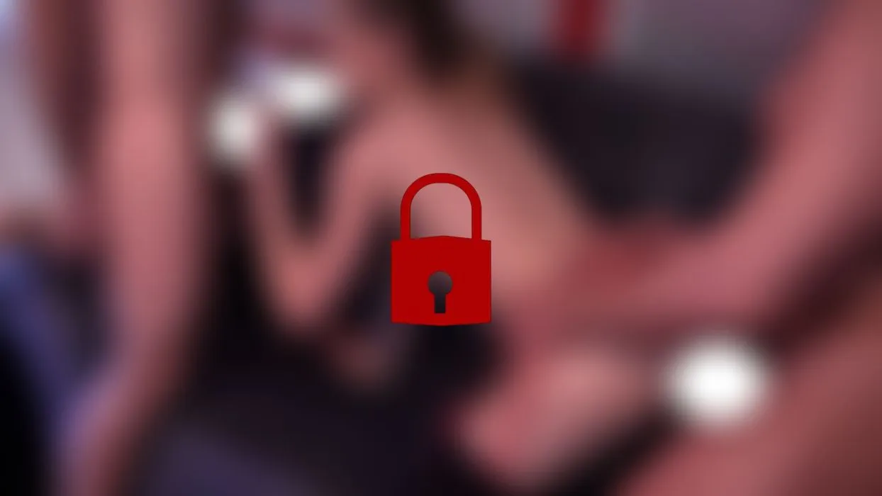 Mini Orgie mit zwei geilen Schwänzen!