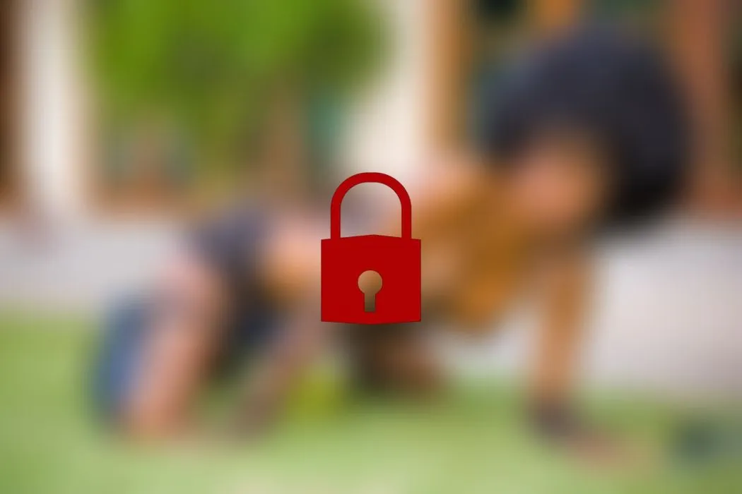 Playing Outdoor Msturbation