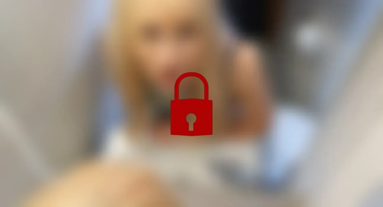 Aushilfs-Kellner (18+) verpasst mir CREAMPIE beim Restaurant-Besuch!