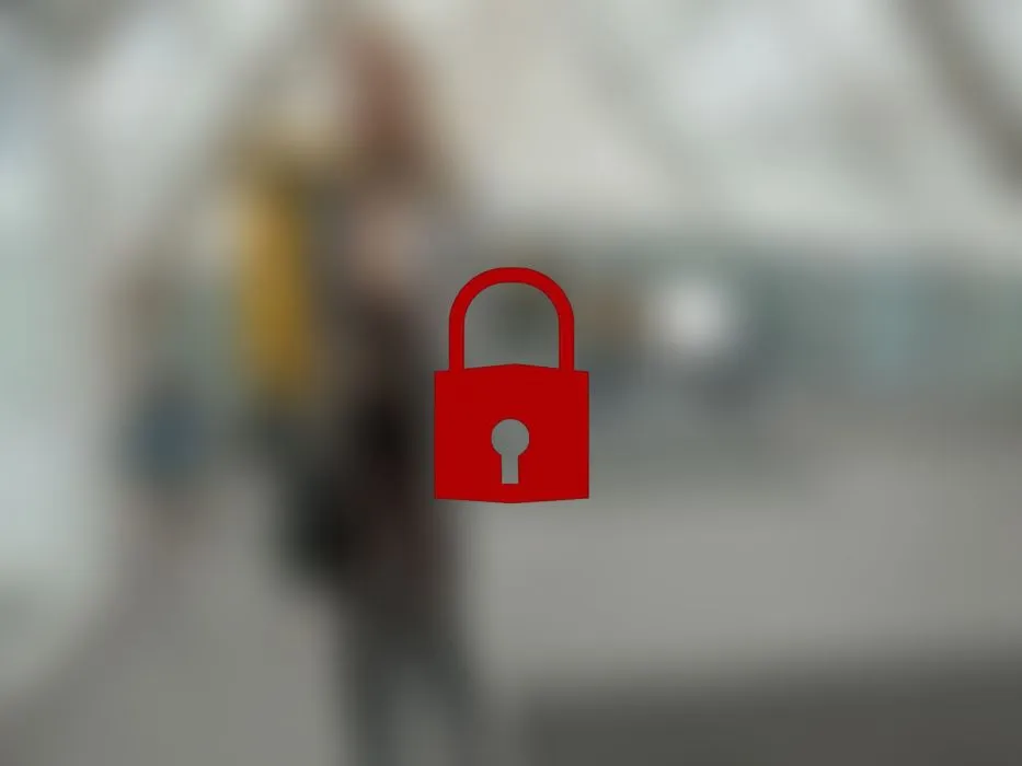 Vom Shoppingcenter in die Kiste! Nylonbitch das Hirn weggefickt!!