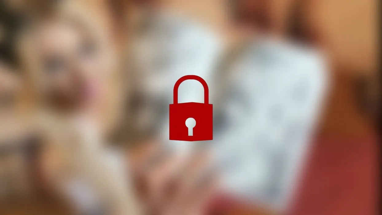 Manga girl findet gefallen am Zauberstab