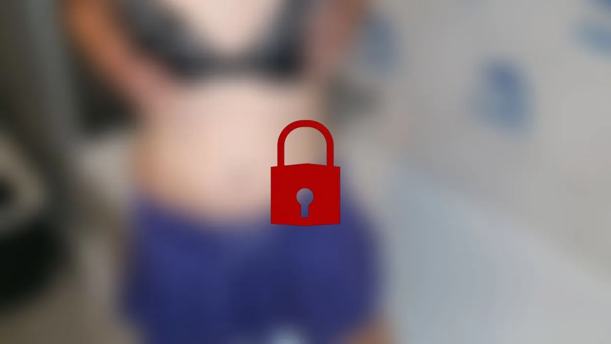 Abgepisst beim Dildofick in Nylons.mp4