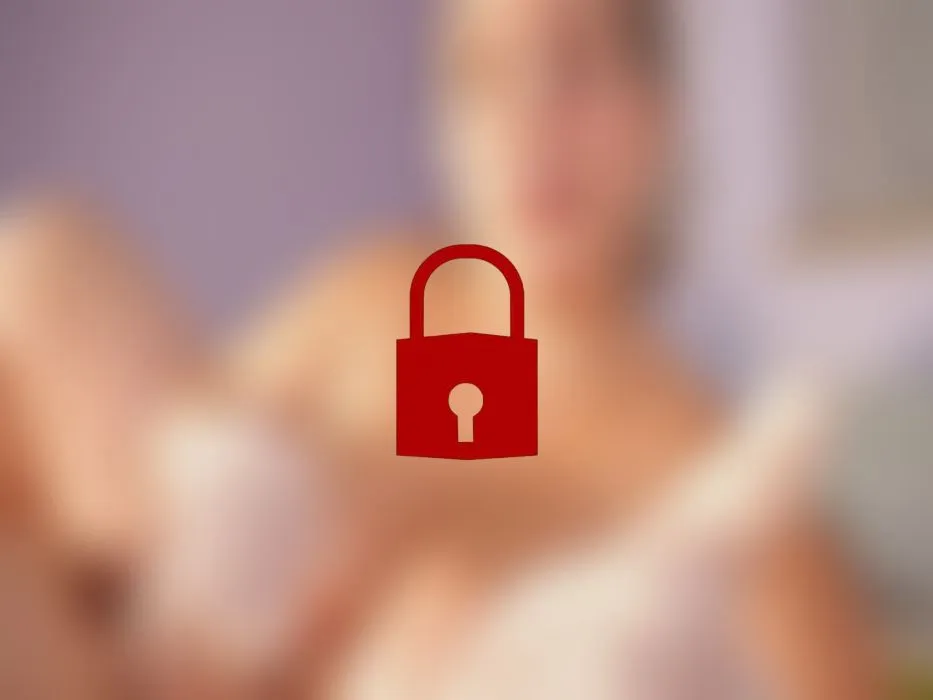 Ein geiler Handjob mit Latexhandschuhen