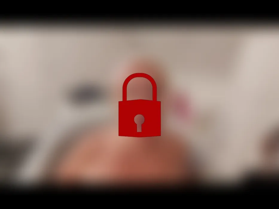 In der Badewanne die erste Sperma Ladung erhalten