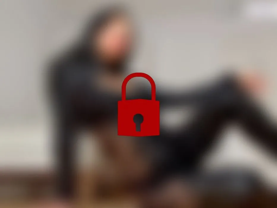 Wichs dich gehorsam zu Lady Tyras Eigentum, meine Wichsmarionette!