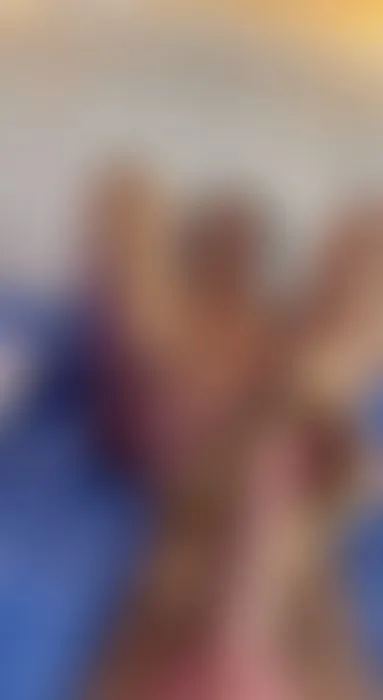 Feetjob with oiled feet