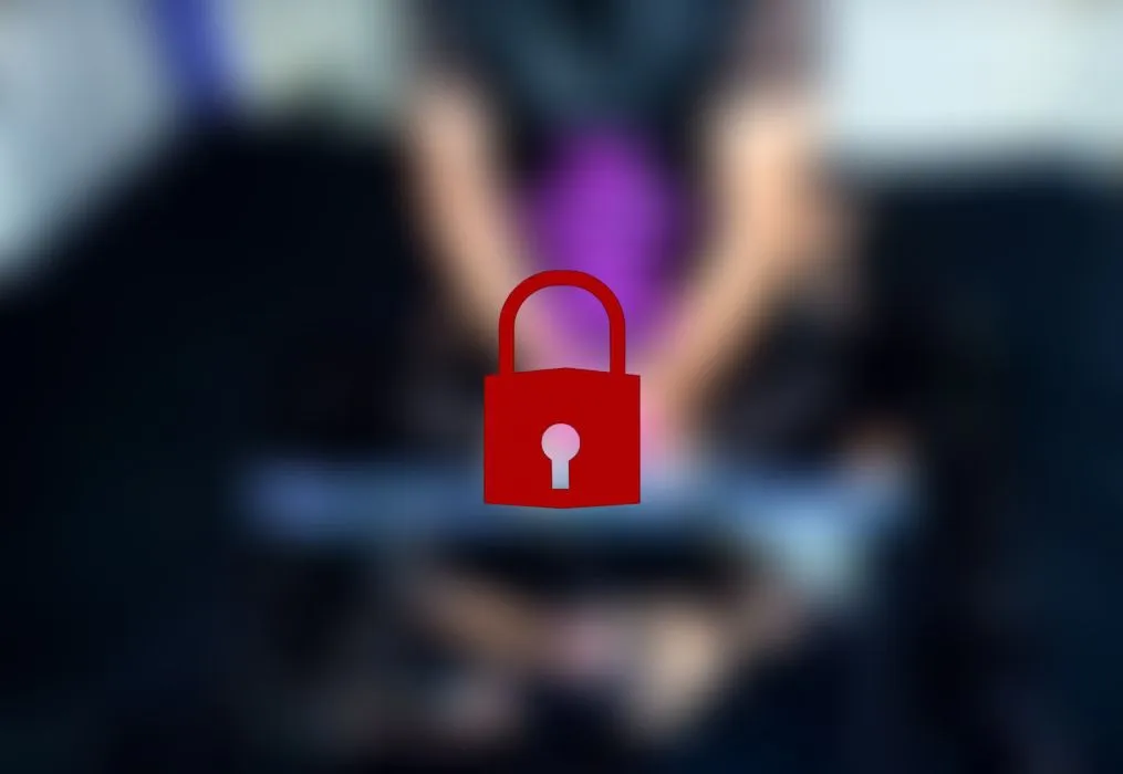 Stopf mir die Fotze mit der Faust! Krasser Fisiting Orgasmus!.mp4