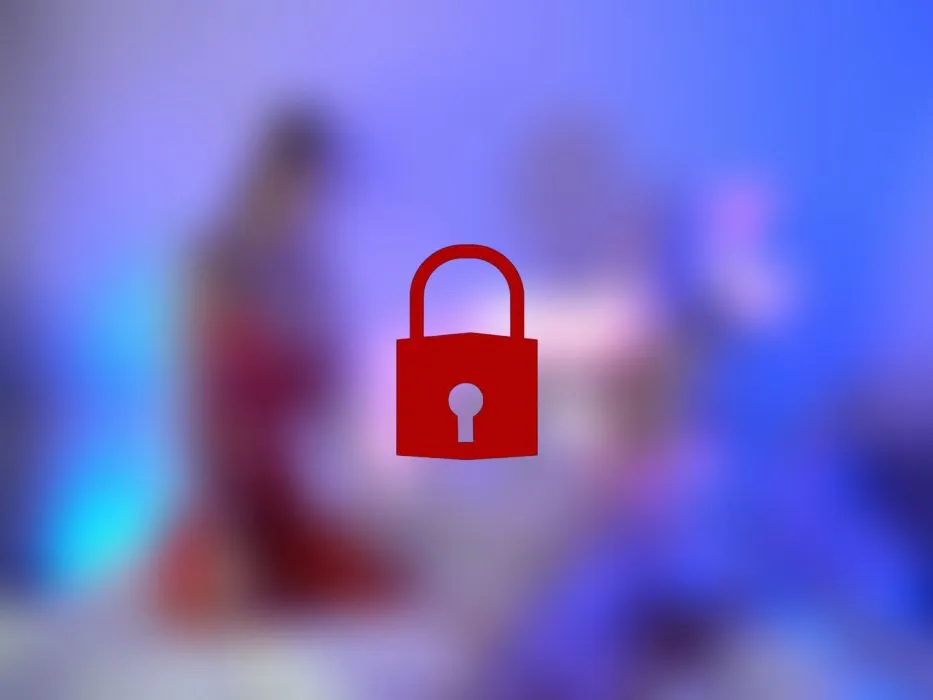 Stellas enges Arschloch hart Anal gefickt XXL Dildo oily ass