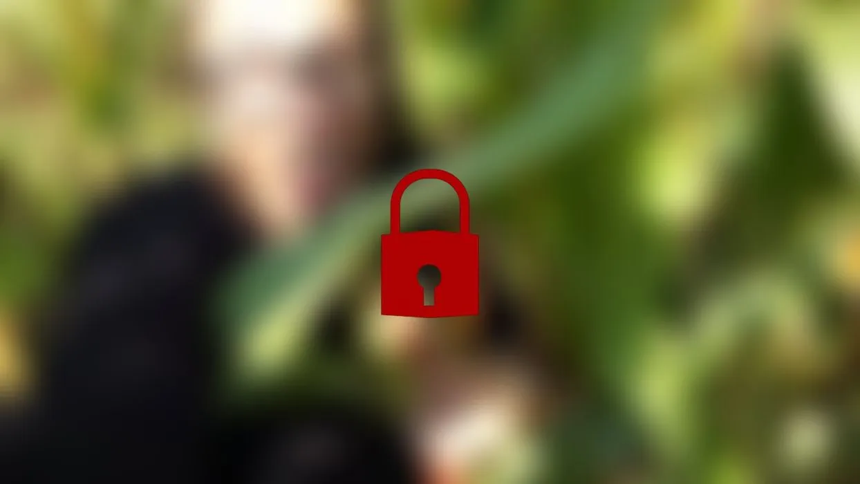 Anal zerstört mit Riesen-Maiskolben! Ass to Pussy Outdoor!