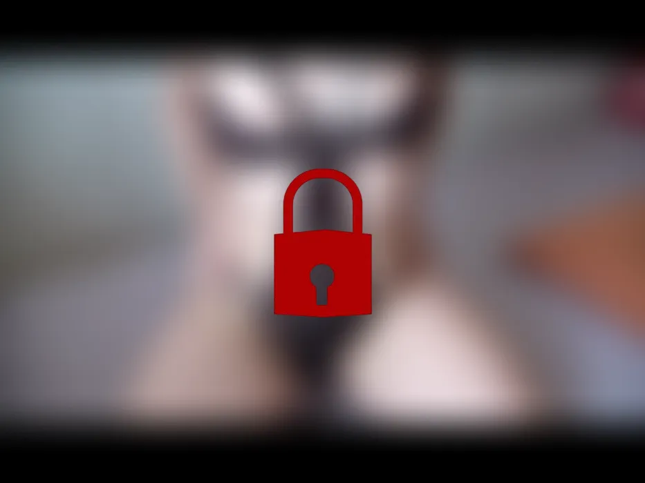 Feuchter Close Up mit dicken Dildo