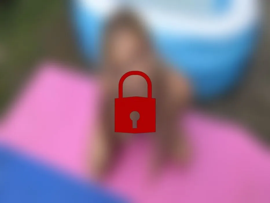 Poolfickorgie eskaliert in einem Ficklochmassaker!