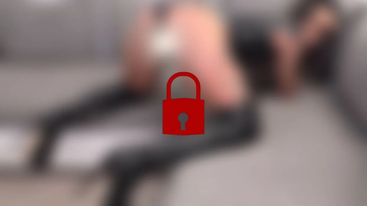 Latex Stute melkt DICH ! Spezial Technik!