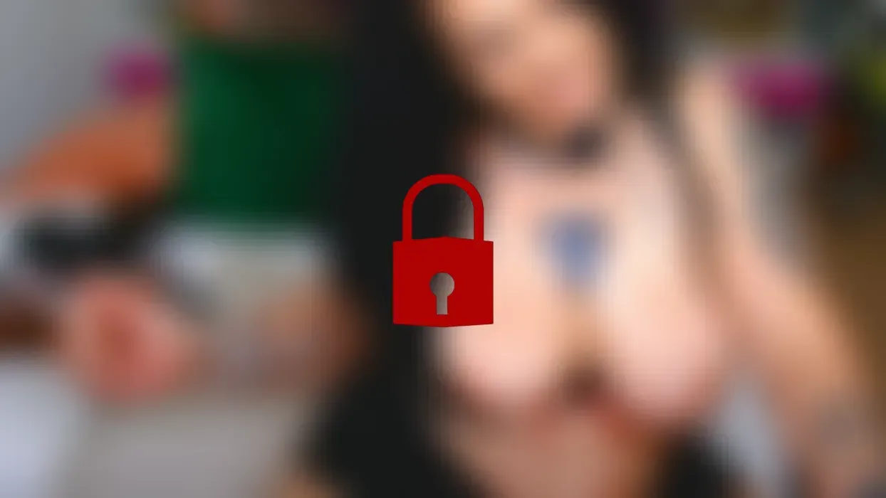 love the way you  tease my pussy and control her 