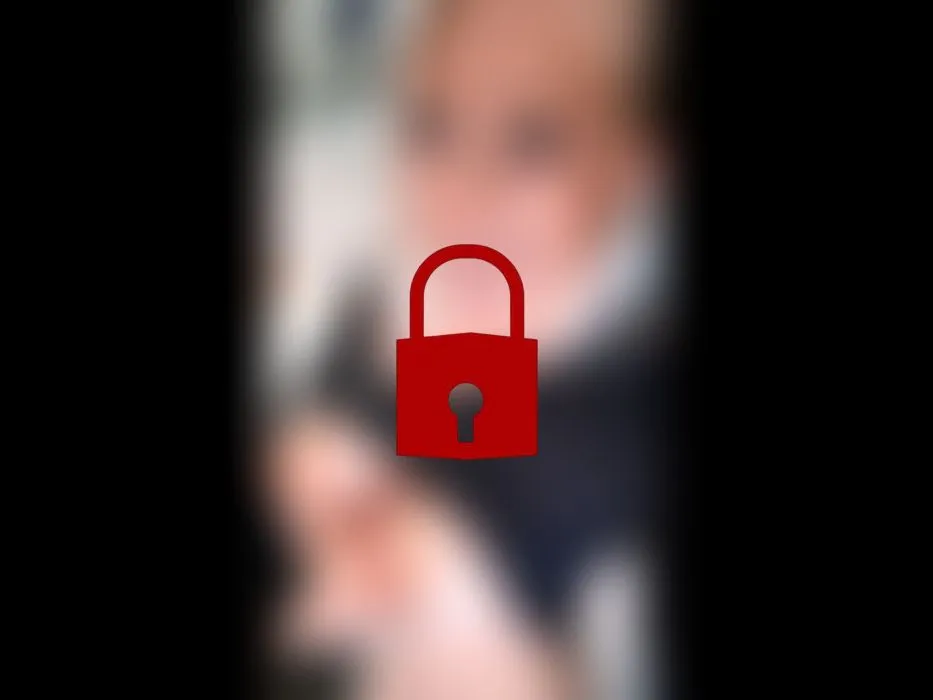 Pssst - Heimlich bei meiner Freundin im Bad gefingert