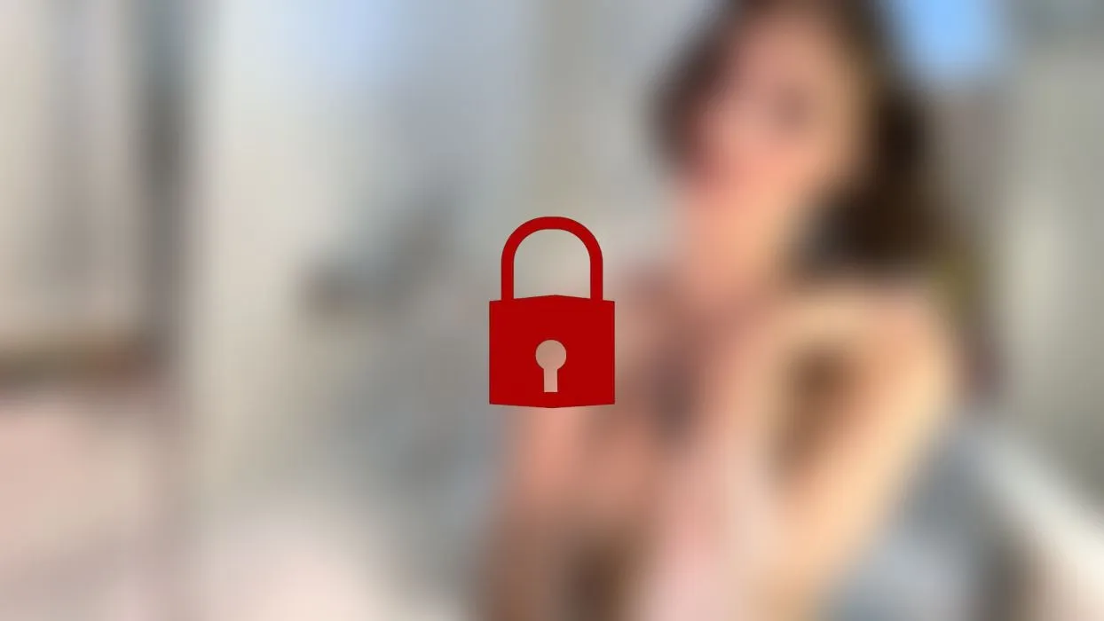 Feuchtfröhliche Dildo-Party in der Badewanne🫧💦🫧
