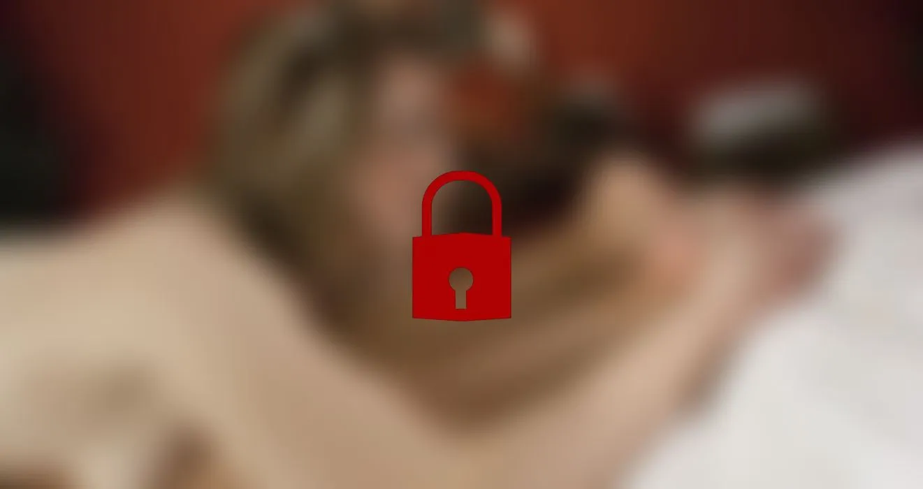 Schlampige NURU-Massage. Erotischer Massagesalon Teil 2