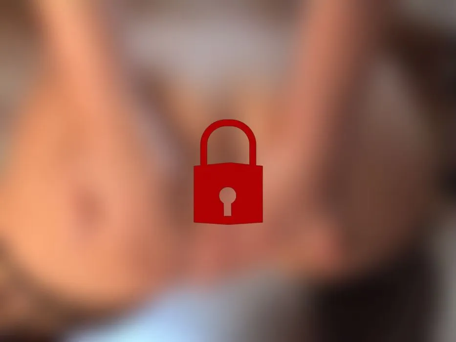 Aua! Gurke in den Arsch gesteckt