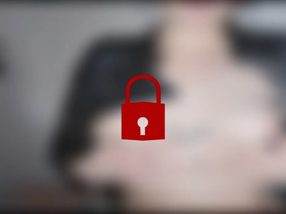 Sahne an Titten, sexy Sperma-Fake