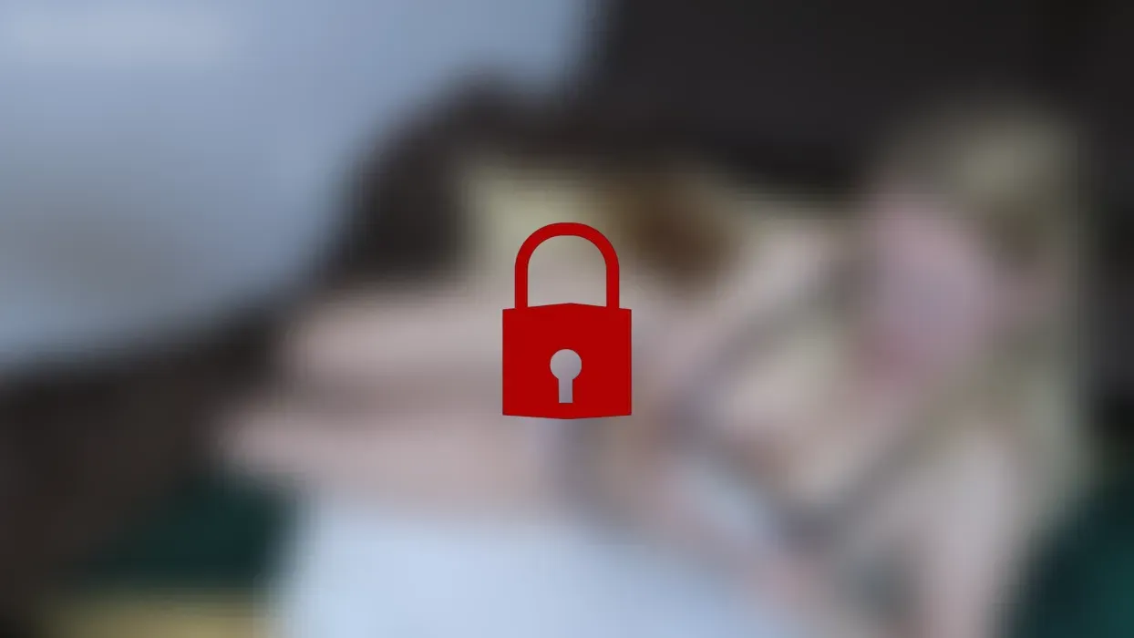 Squirt bei geiler Schwanzbewertung