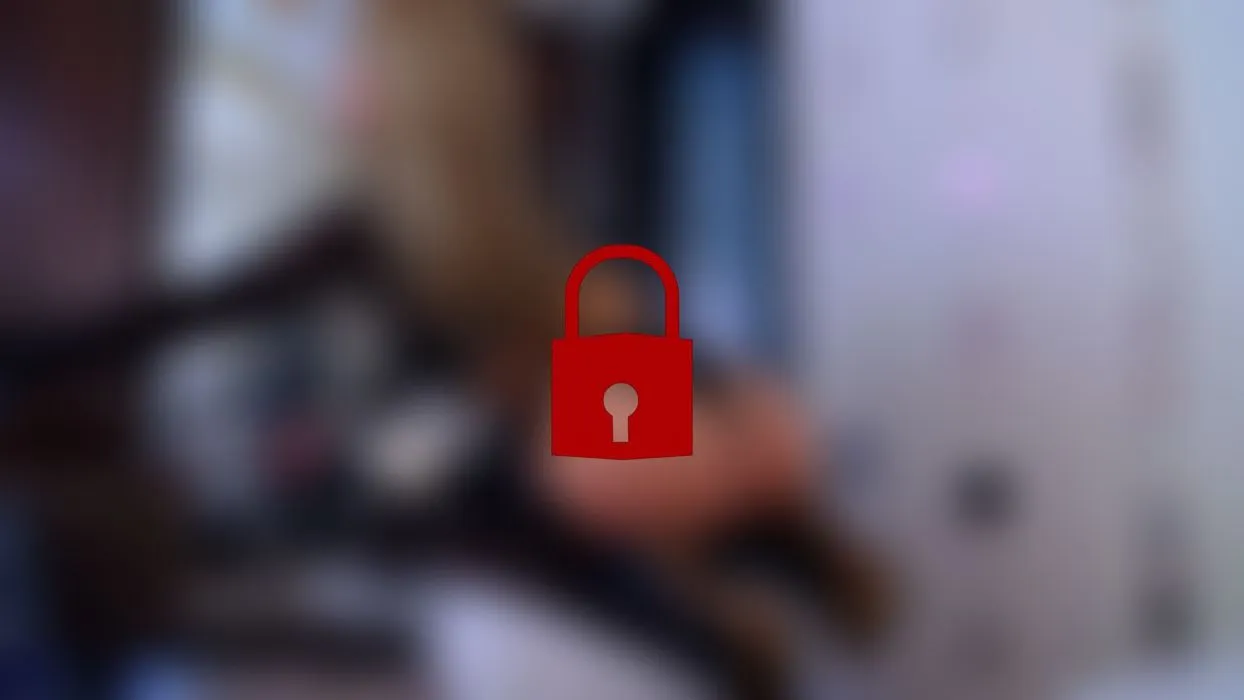 Ich sitze auf meinem Dildo