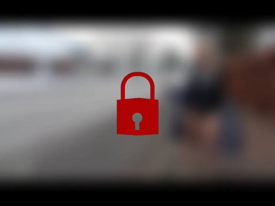 Krasse Aktion. Von der Strasse direkt in den ARSCH !!