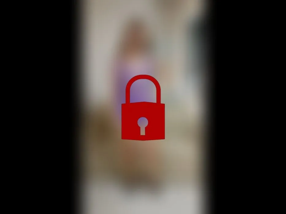Geil im kurzen sexy lila Minikleid! Ich verwöhne meine Pussy mit einem Glasdildo!