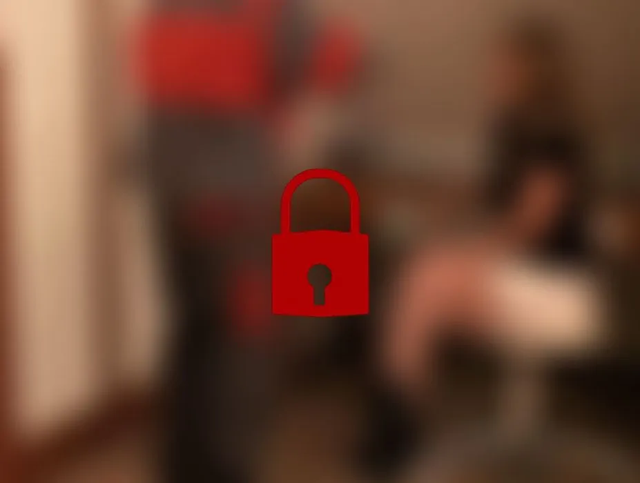 Unerfahrenen NetzwerkTechniker im Büro vernascht!!