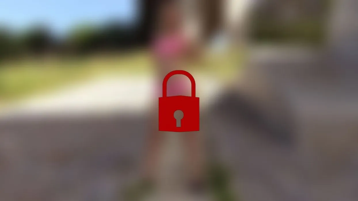 Sexy Girl Unterwäschemodel mit dem Finger im Po gefickt!!!