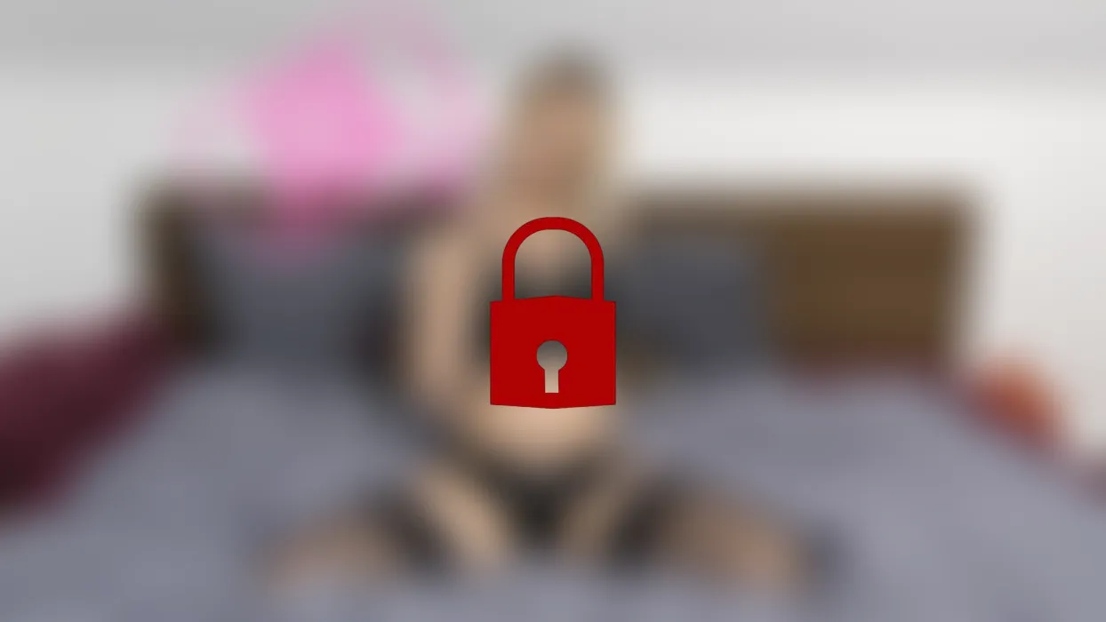Nylon Bitch bringt dich zum spritzen