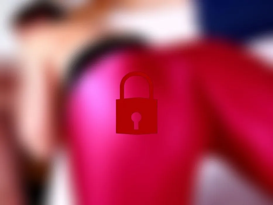 Cameltoe Cumshot