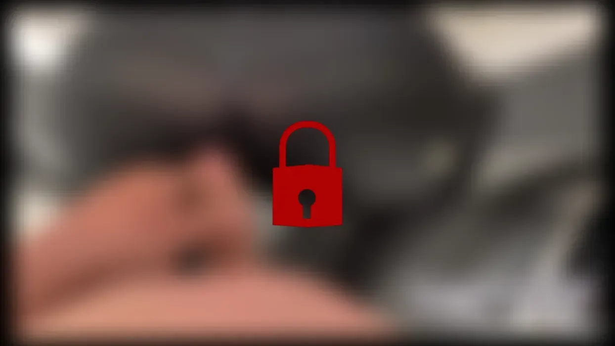 ER SPRITZ MIR AUF MEINE GEILE NEUE FREDDY LEDERHOSE! Und jetzt machst DU genau das gleiche!!